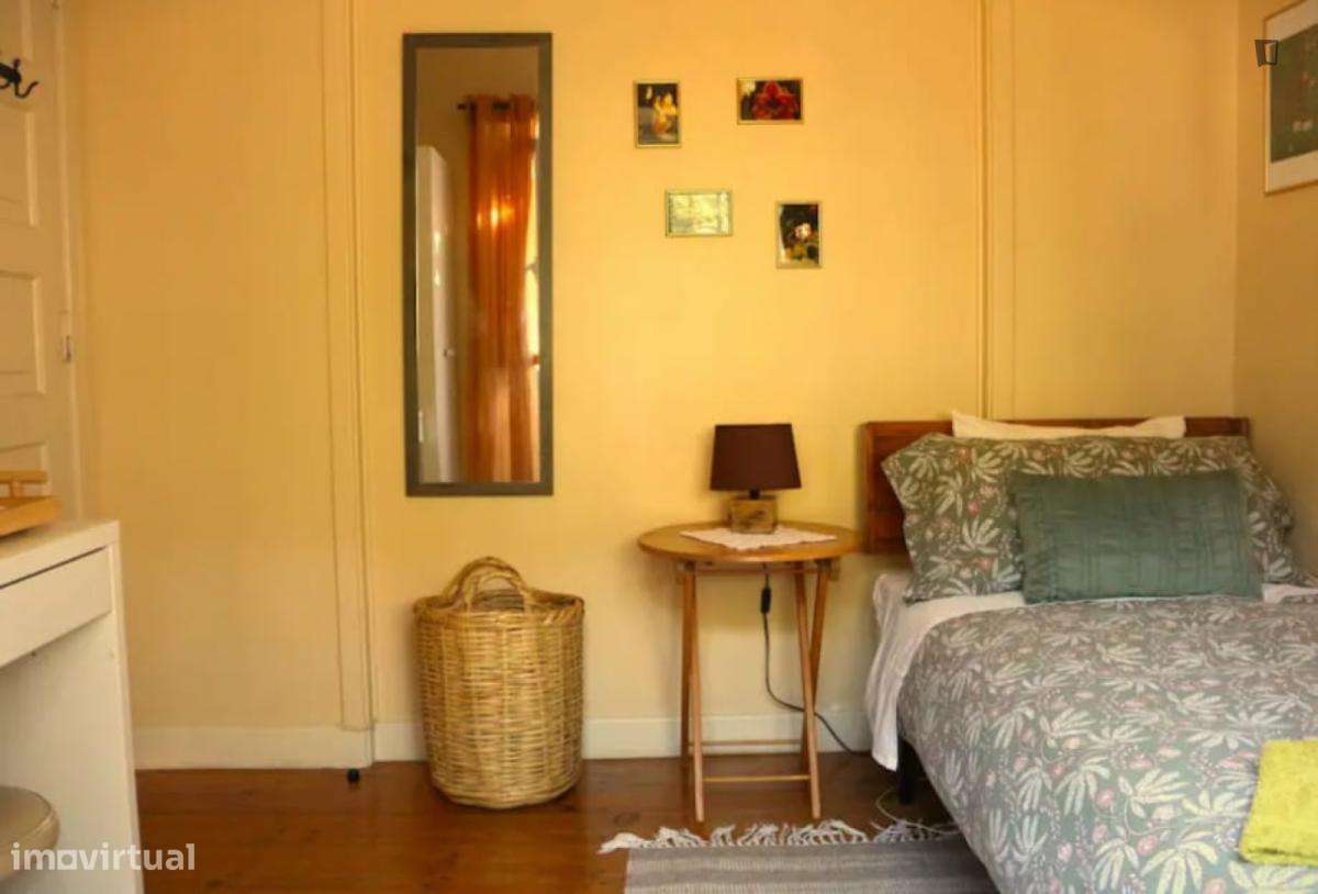 Quarto - localizado em Ajuda Lisbon - Grande imagem: 4/10