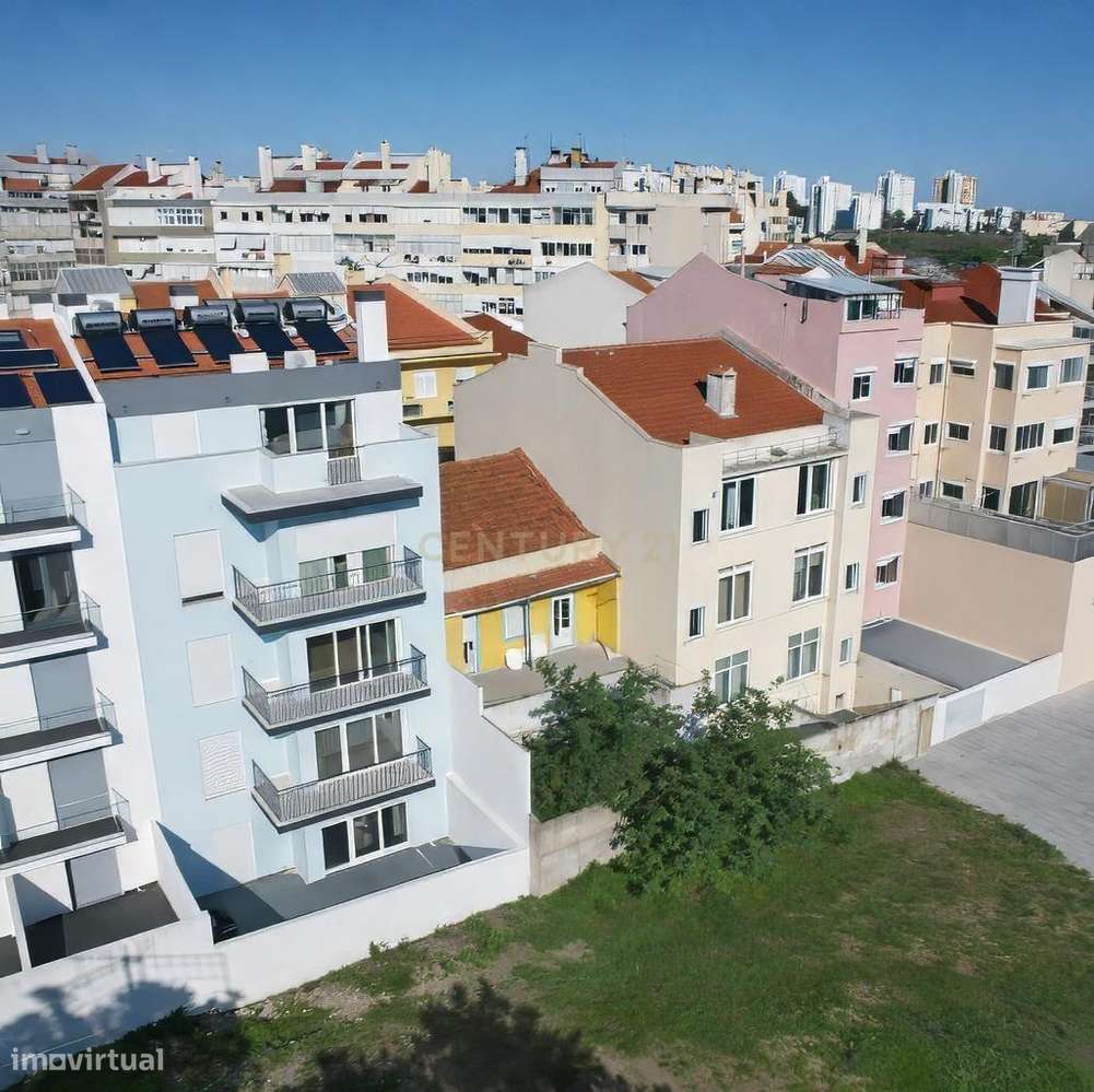 Oportunidade única na Calçada da Picheleira – Moradia com projeto apro - Grande imagem: 2/33