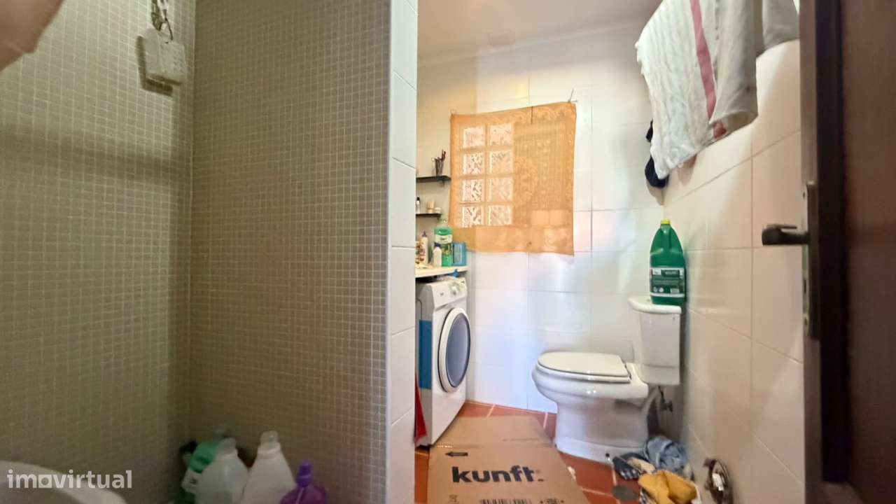 Andar de Moradia T2 c/ Suite, Logradouro e Garagem-28