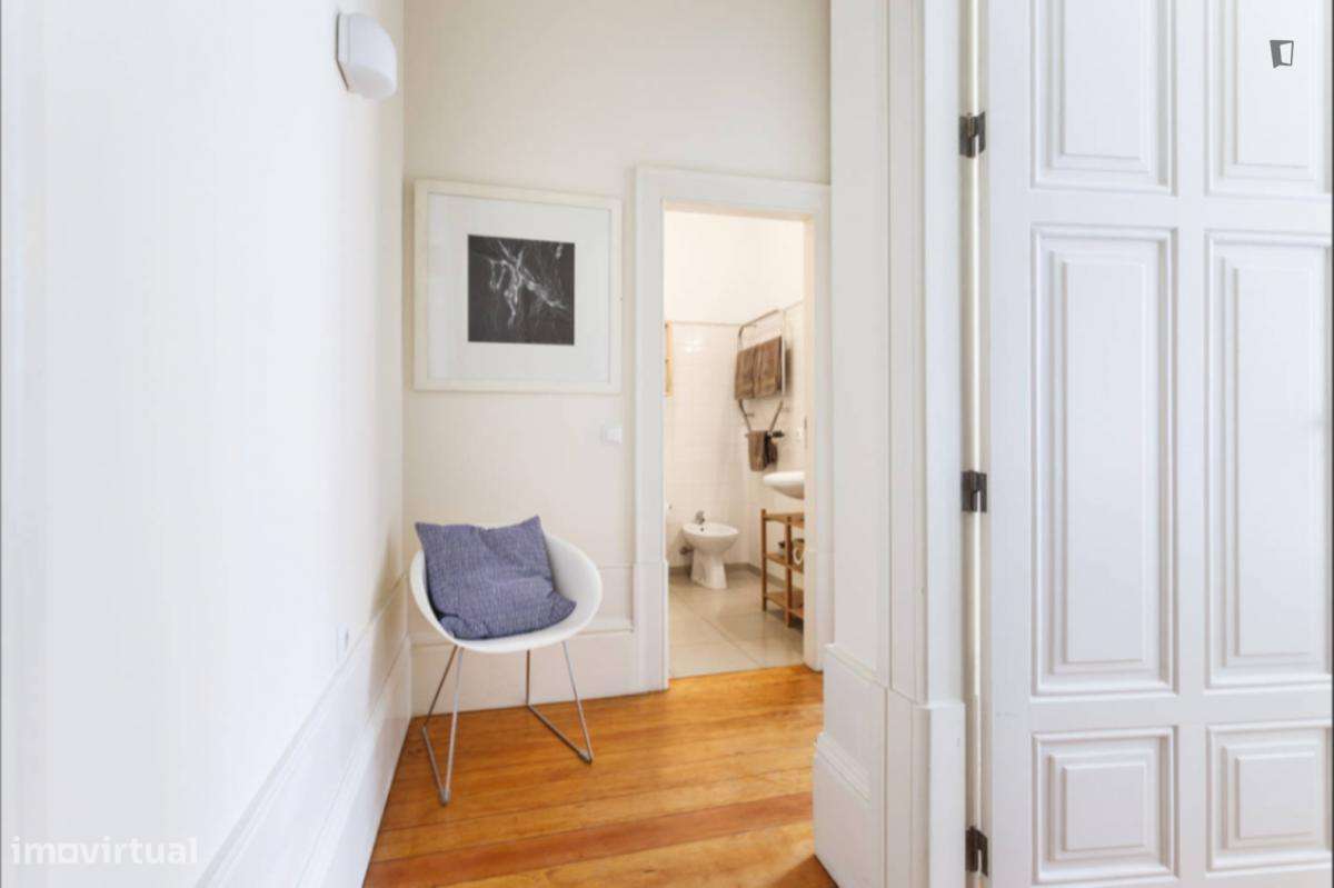 Apartamento com 2 quartos - localizado em Sé Porto - Grande imagem: 2/6