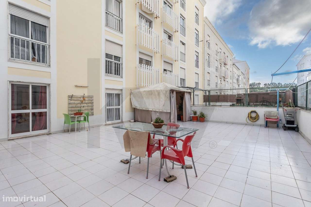 T3 com Terraço de 86 m2 em Rio de Mouro | Ideal para Famílias - Grande imagem: 4/18