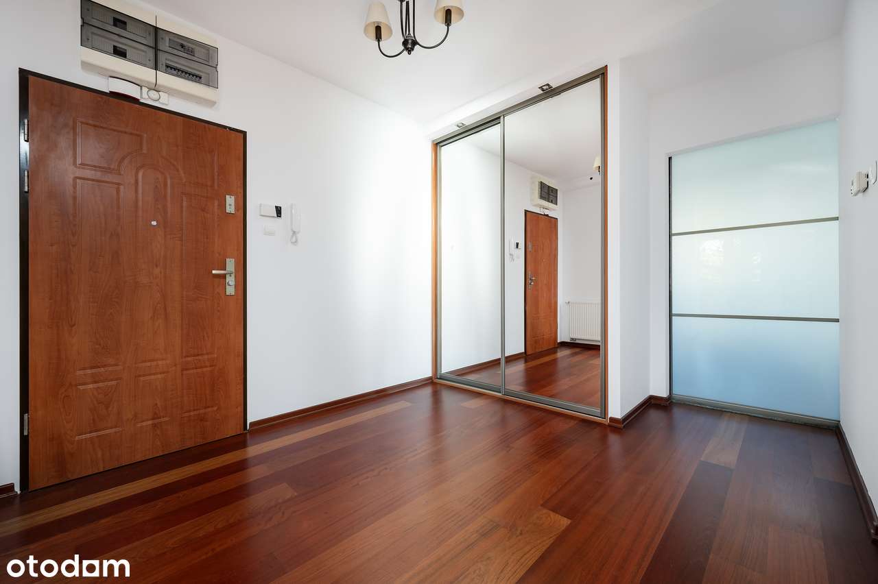 Apartament dla tych, którzy cenią dużo przestrzeni i światła-12