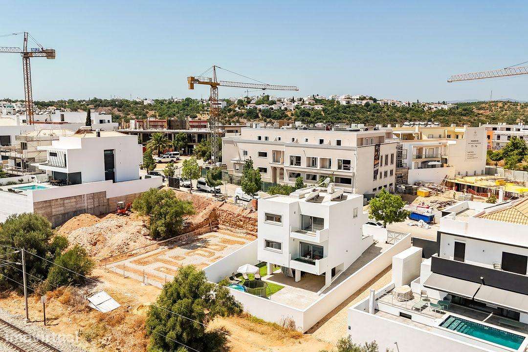 Moradia T4, que combina conforto, estilo e uma localização privilegiad - Grande imagem: 5/51