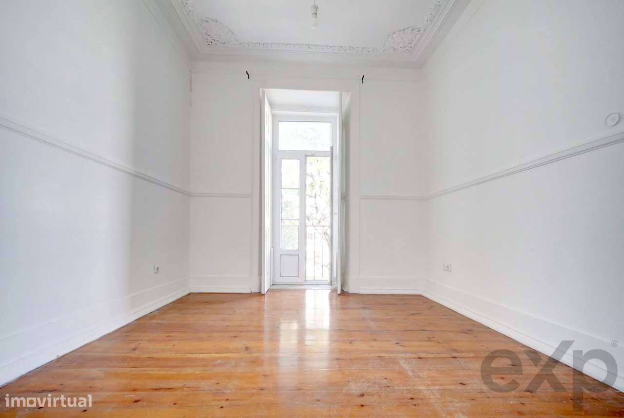 Apartamento T1+1 junto ao Jardim da Estrela – Lisboa-23