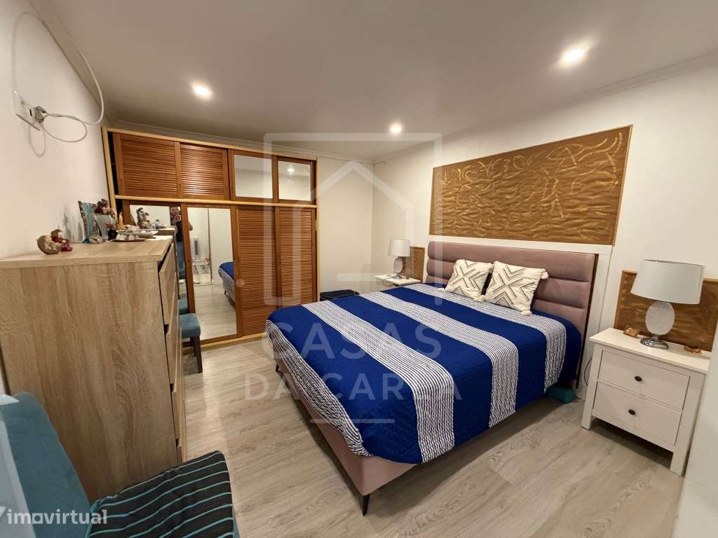 Moradia T2 com garagem e piscina completamente renovada em Canhestros-8