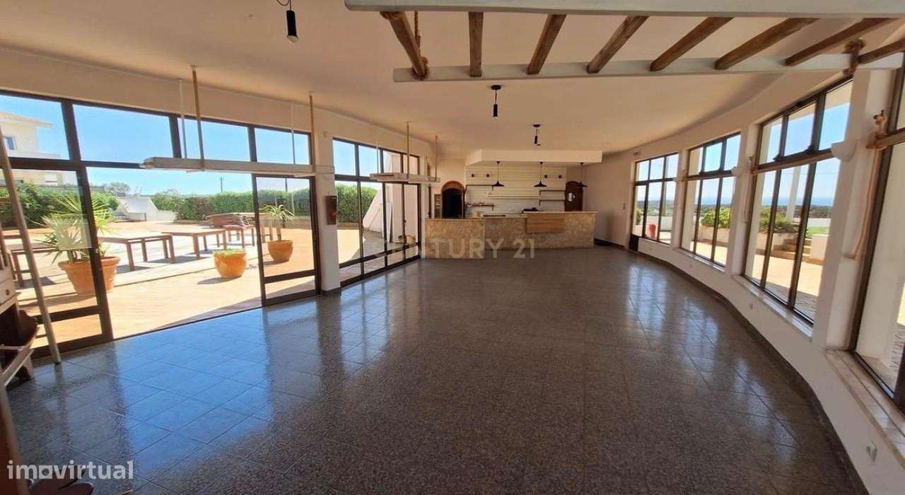 Beach Club /Restaurante / Moradia primeira linha de Mar na Praia do Be-3