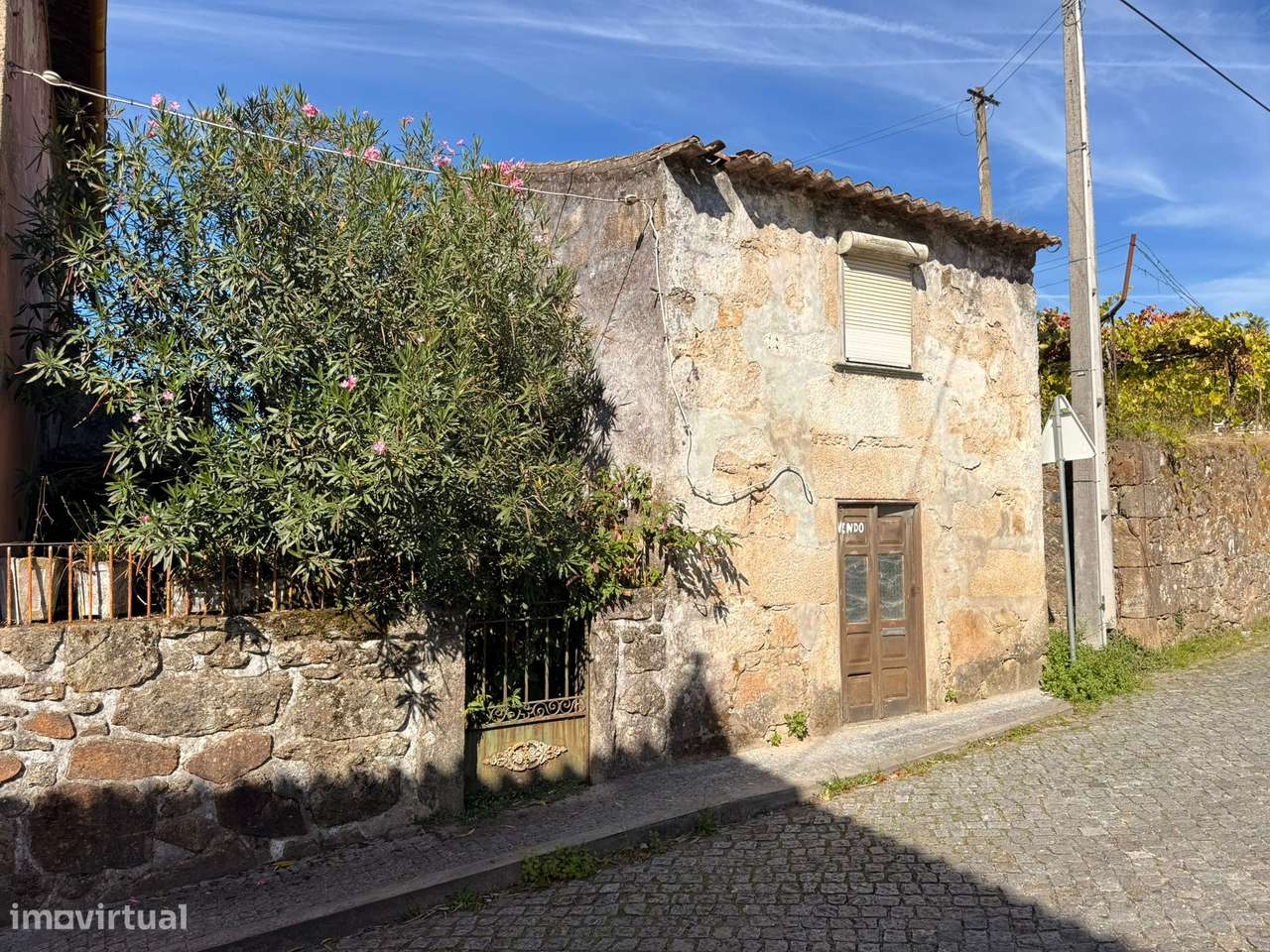 Moradia para restauro centro de vila verde-3