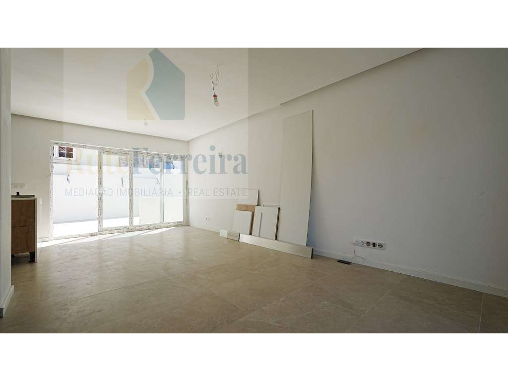 Excelente Moradia T3 totalmente remodelada em Torres Vedras!-11