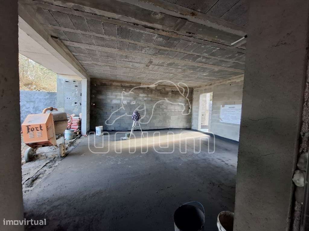 Moradia T4 com piscina-7