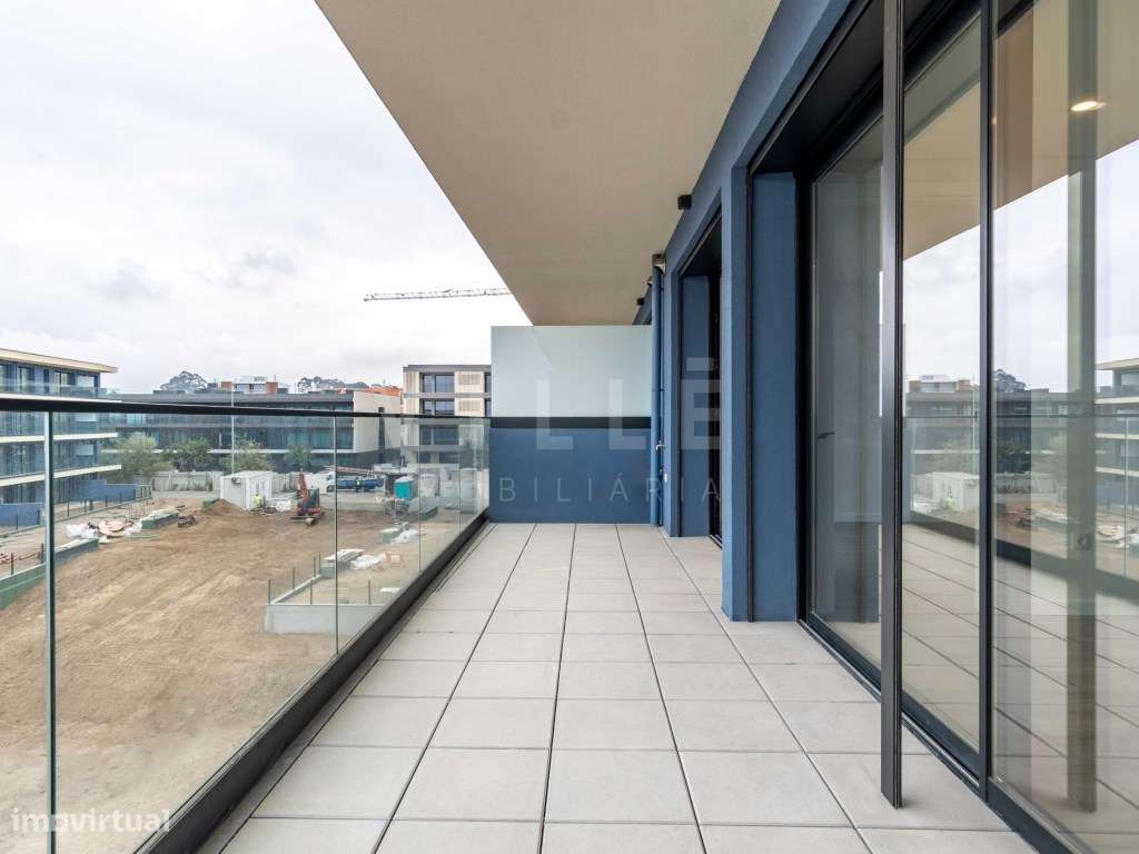 Apartamento T1+1 | 3.º e Último Piso | Varanda | 1 Lugar de Garagem...-0