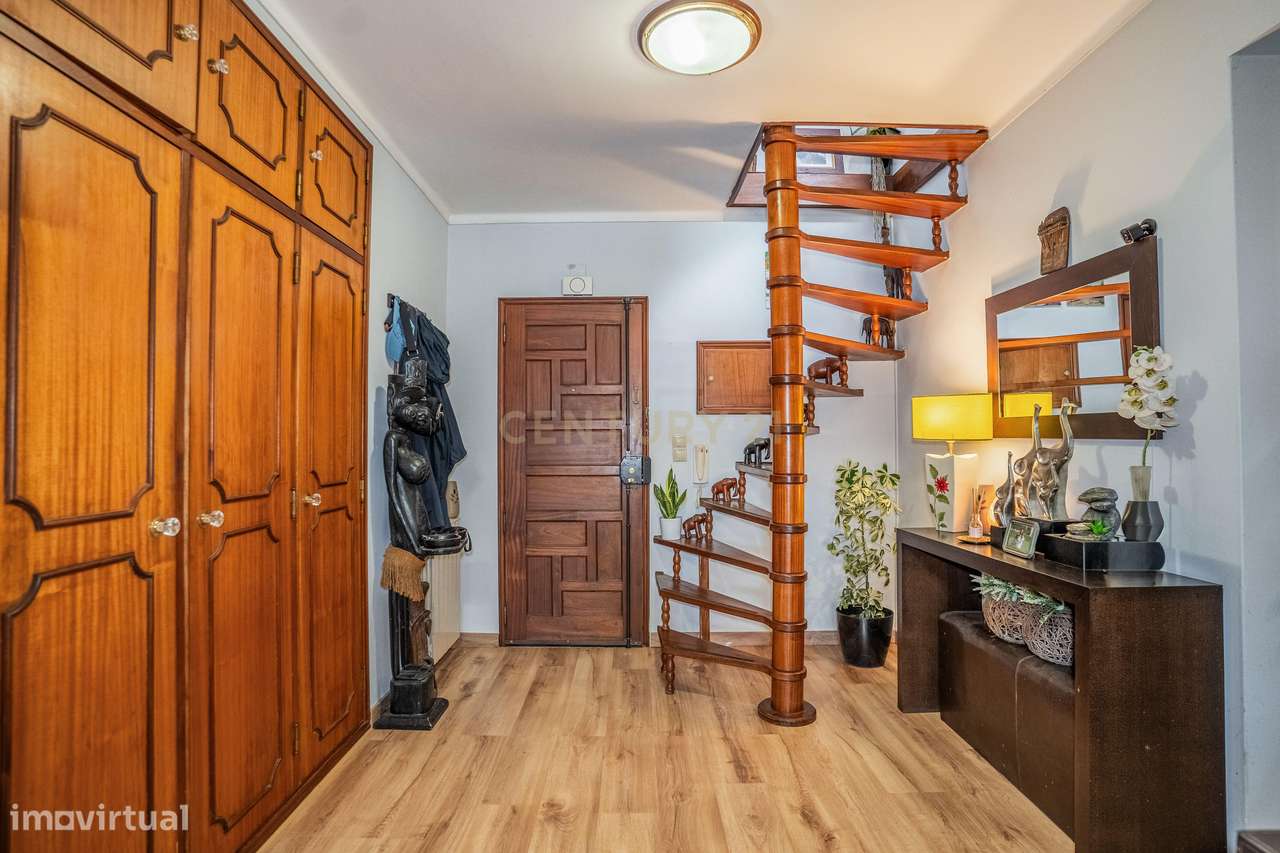 Apartamento Duplex T3+2 com Garagem Box-5