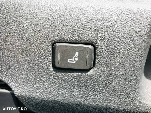 Toyota Corolla 1.8 HSD Exclusive interior Negru - 16