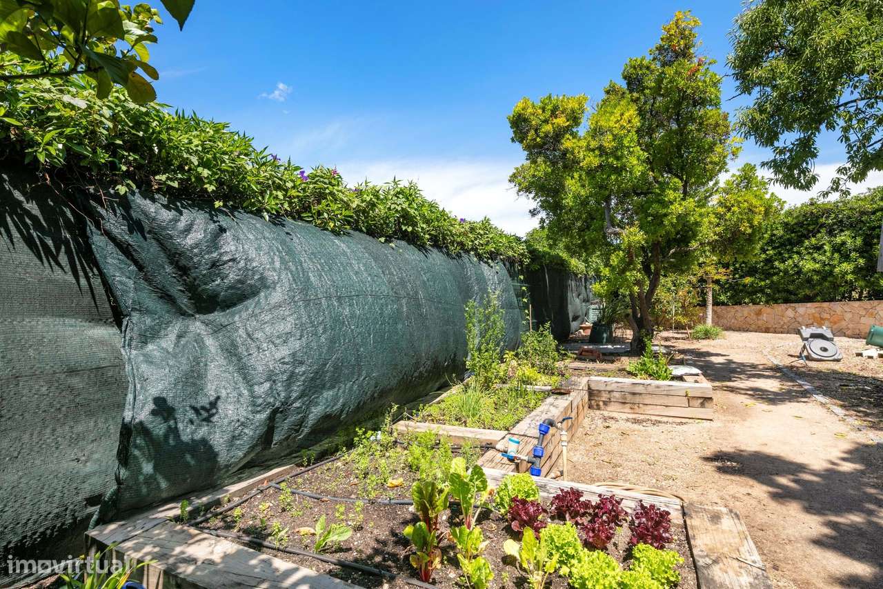 CASA DOS SONHOS EM CALIÇAS COM 4 QUARTOS, PISCINA E GARAGEM-28