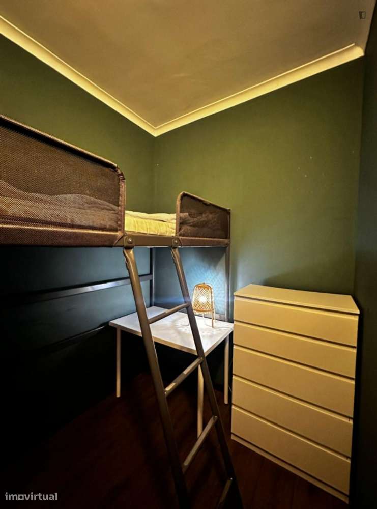 Quarto - localizado em Paranhos Porto - Grande imagem: 5/10