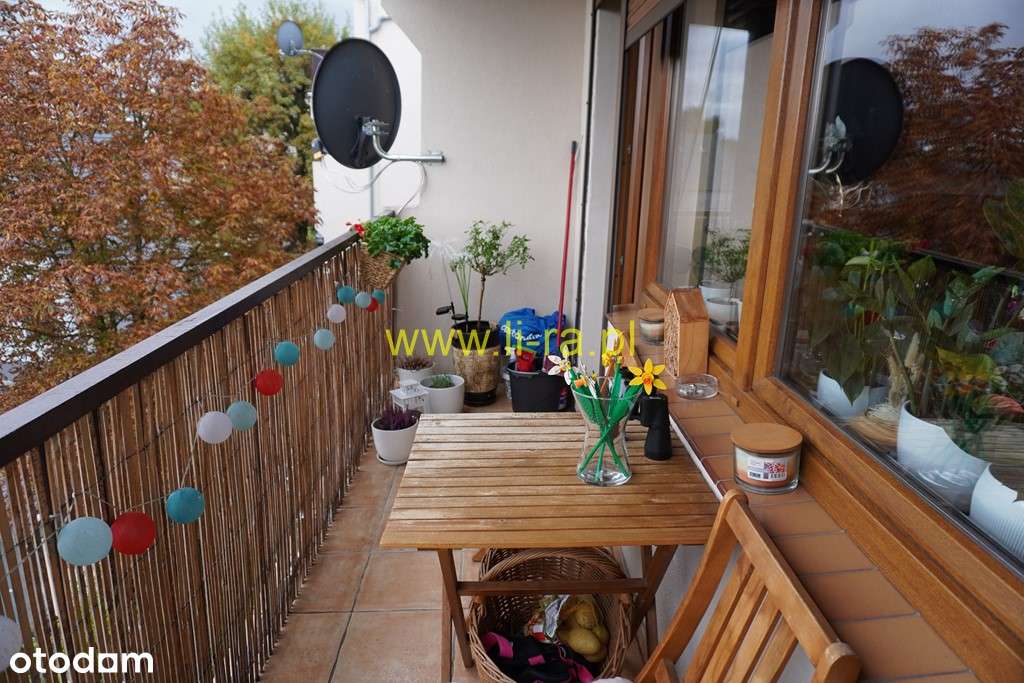 Umeblowane mieszkanie trzypokojowe o pow.77,50m, II p.balkon,  garaż-17