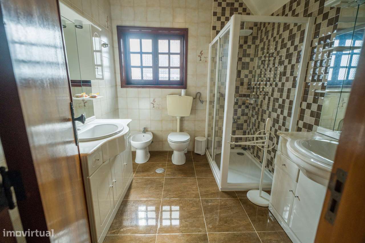 Moradia T4 de Arquitetura Francesa em Serém – Macinhata de Vouga-24