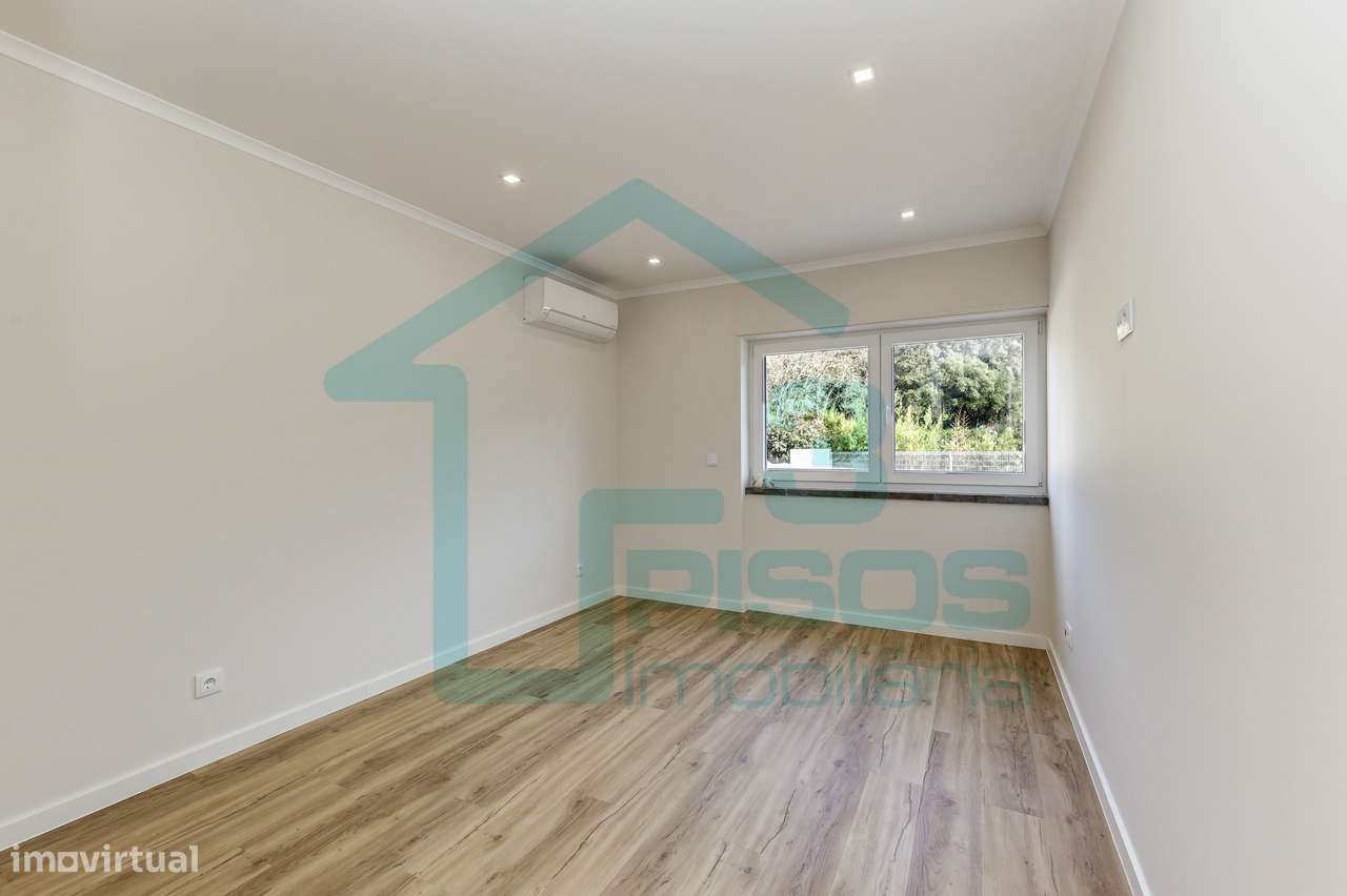 Moradia T4 isolada com terraço, jardim - Caxias - Oeiras-5