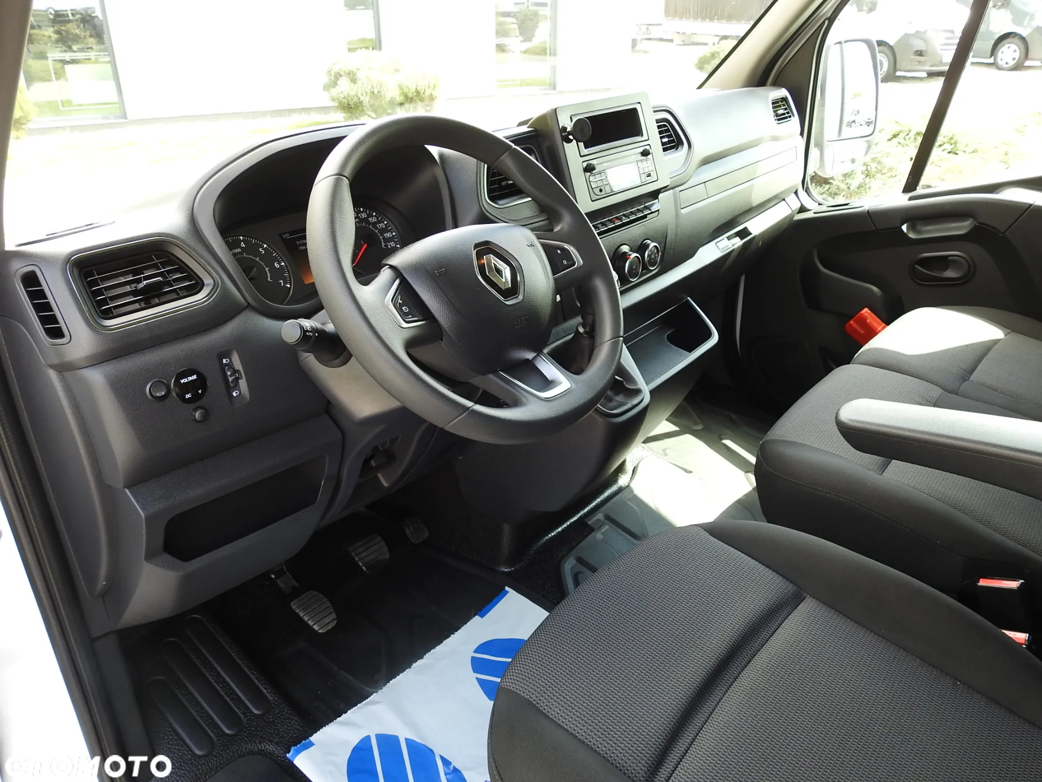 Renault MASTER PLANDEKA WINDA 10 PALET WEBASTO KLIMATYZACJA LEDY PNEUMATYKA 165KM [ 755360 ] - 3