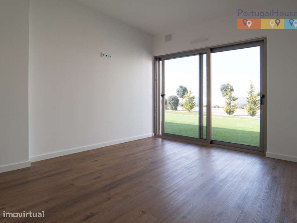 Moradia T4 de Luxo com terreno de 5.300 metros quadrados-40