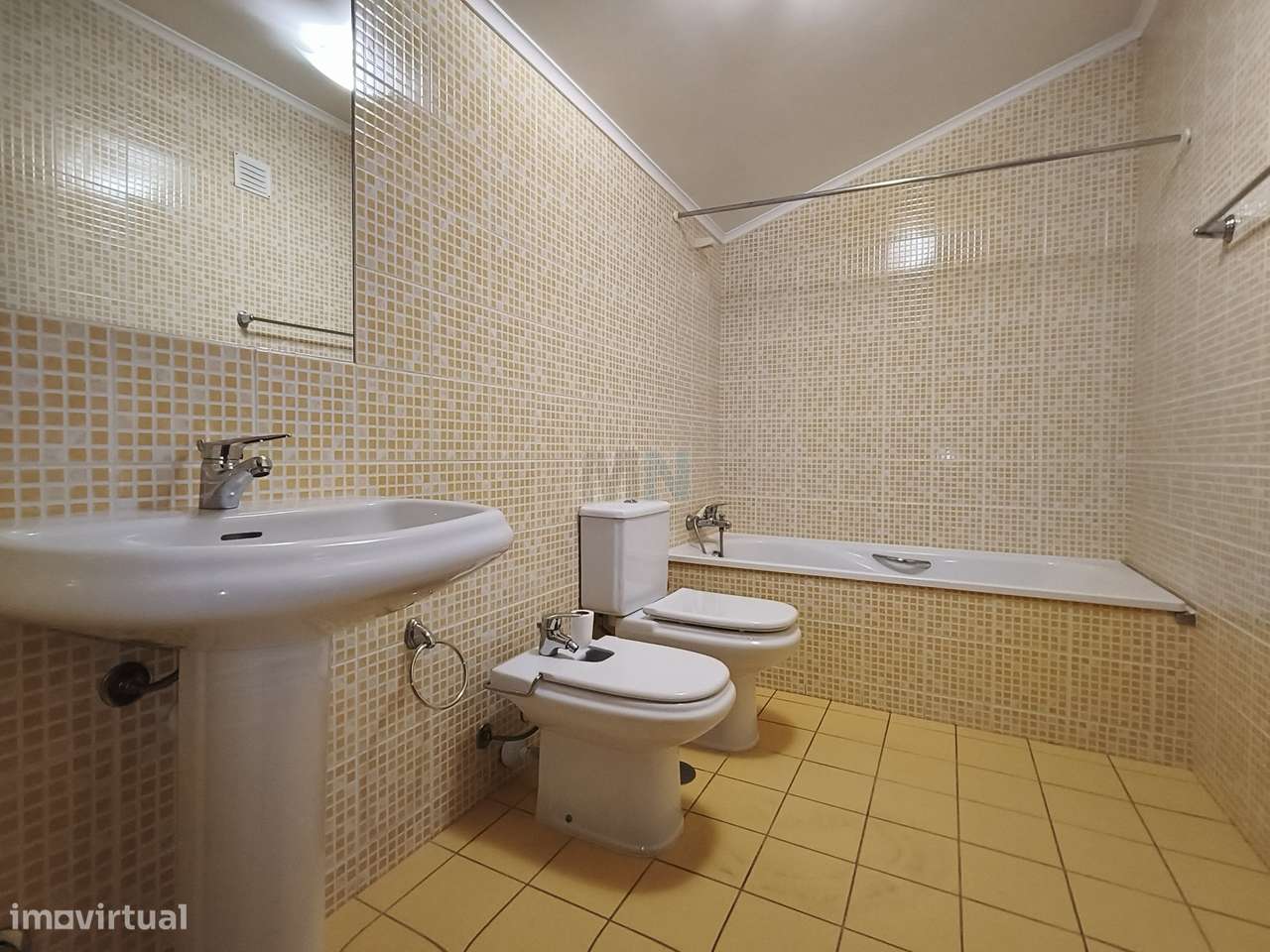 T5 Duplex com garagem e terraço em Coimbra-27