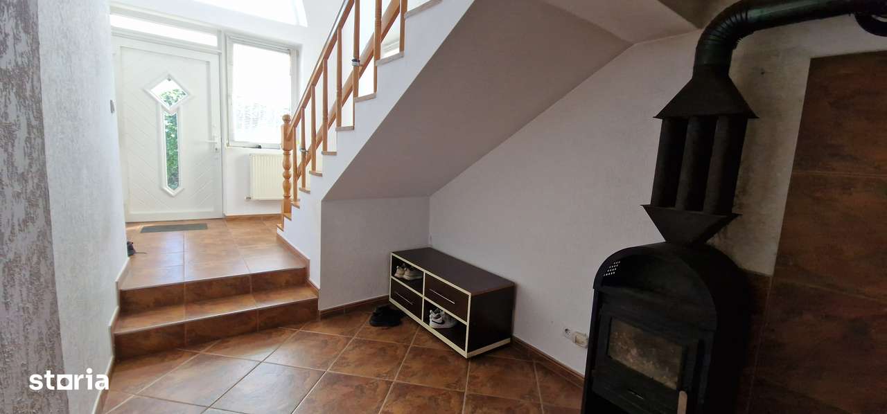 Casa individuala cu 7 incaperi, Sura Mica, 500 mp teren - Comision 0% - Imagine principală: 5/20