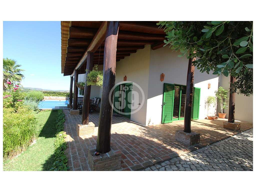 Moradia com 4 quartos e piscina, localizada em urbanização de refer... - Grande imagem: 5/49