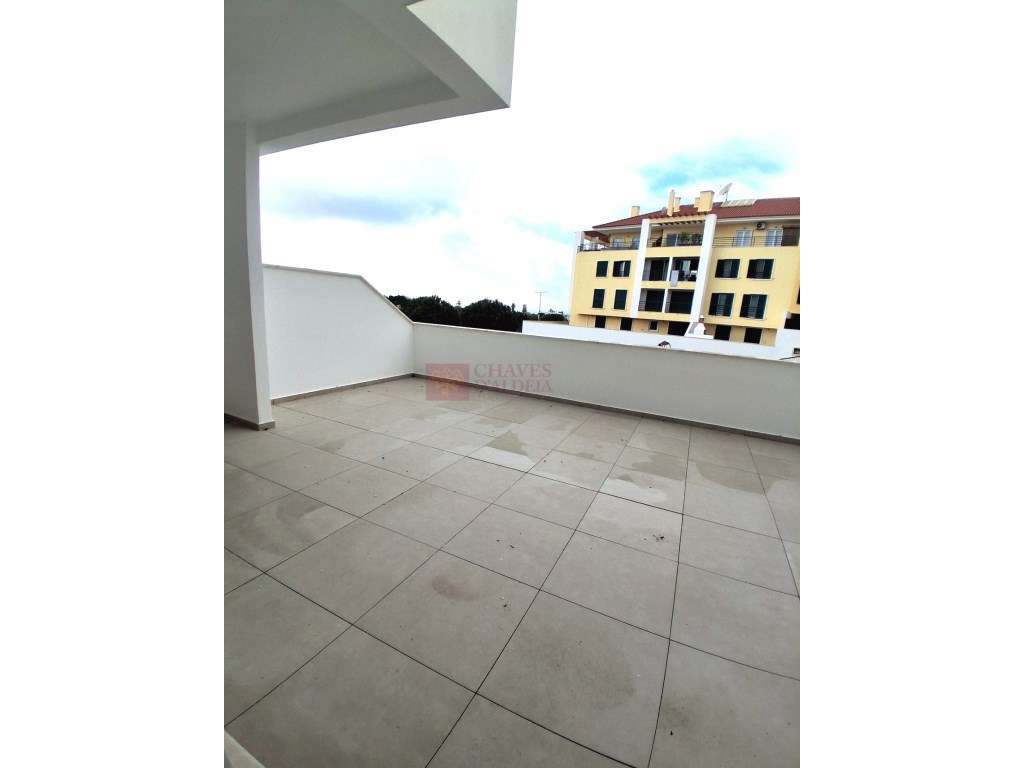 ERICEIRA - T2 COM TERRAÇO E VISTA MAR-1