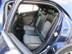 Mercedes-Benz GLA 180 - 32