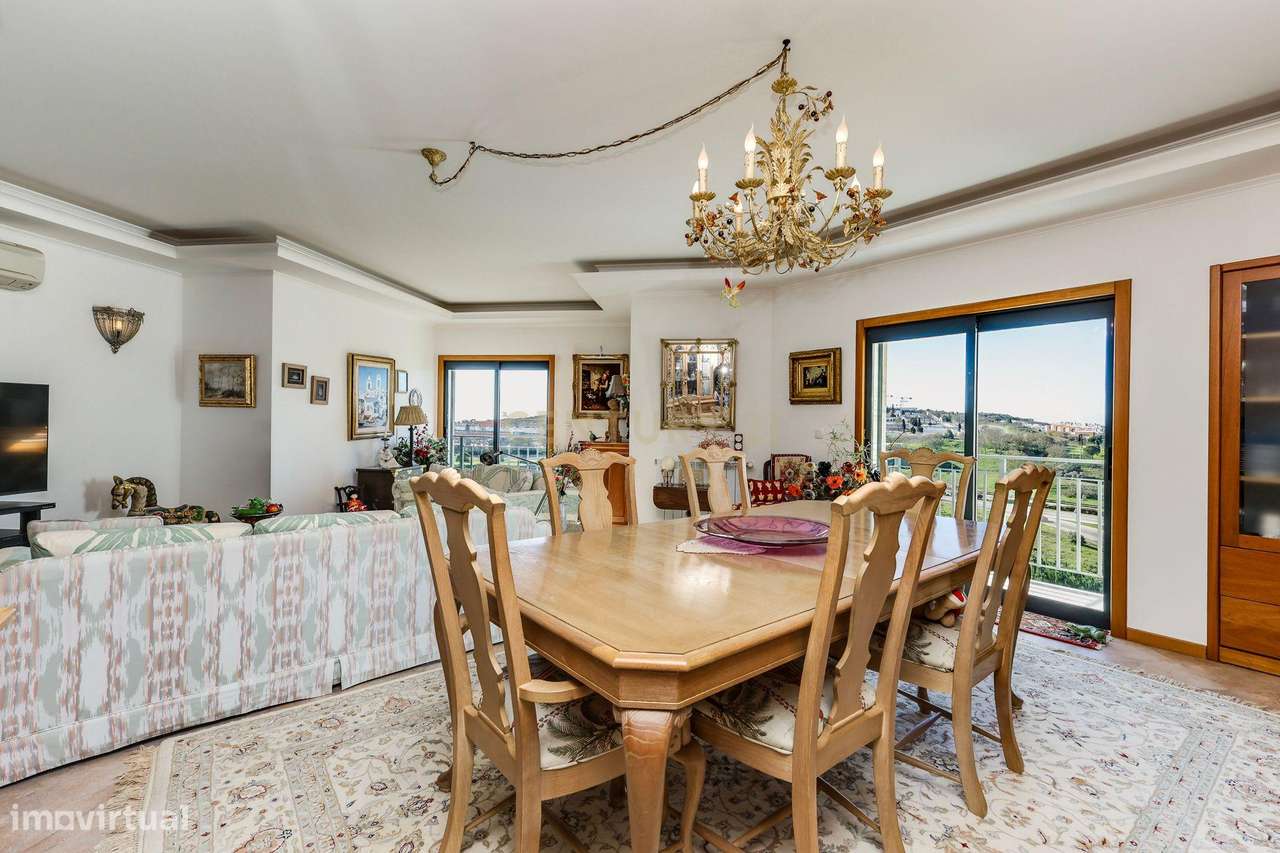 T3 NA URBANIZAÇÃO DA ATALAIA, COM 3 PARQUEAMENTOS E ARRECADAÇÃO - Grande imagem: 4/38