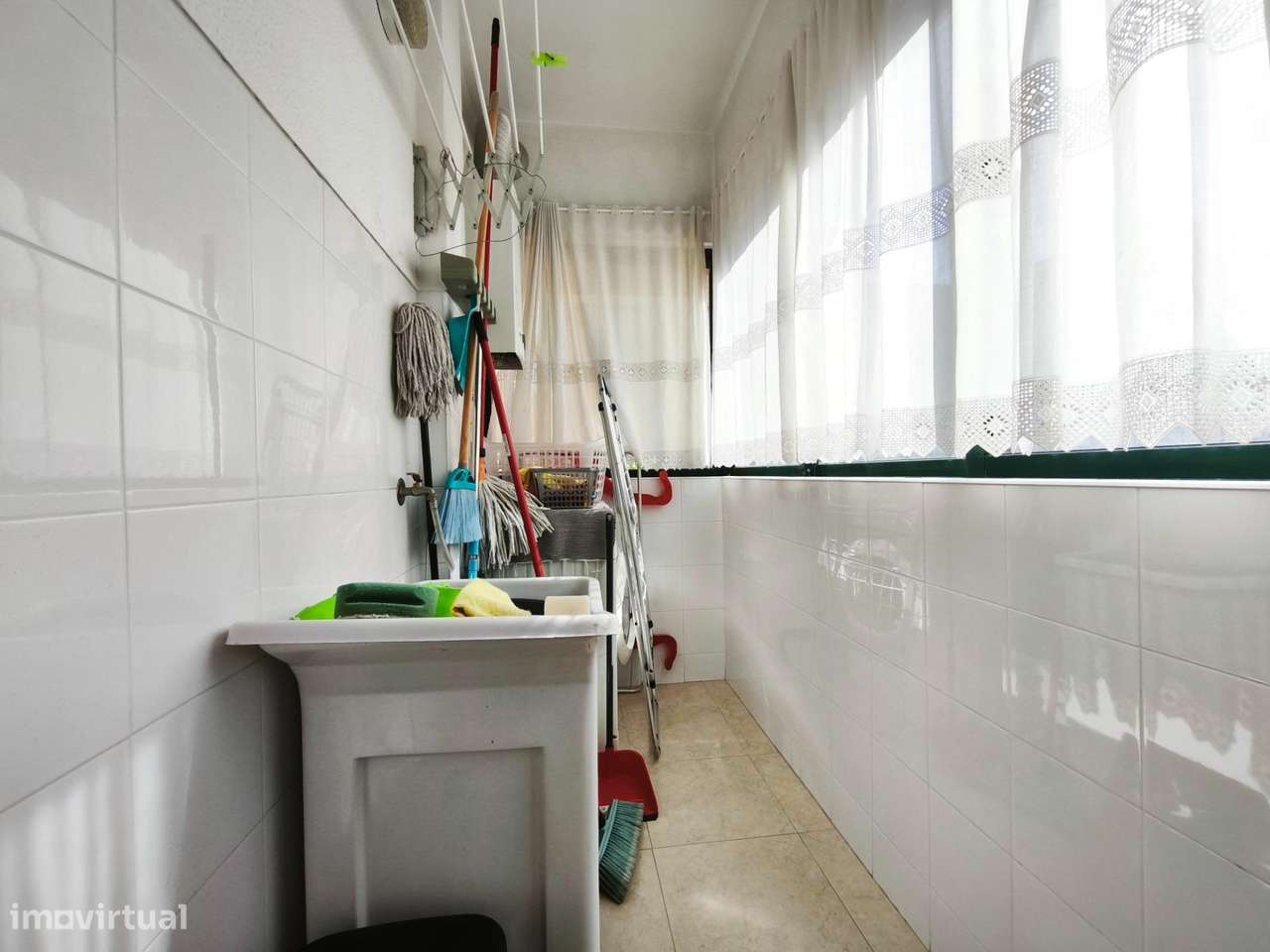 Apartamento T2 (próximo praia) com garagem fechada (1 viatura) - Grande imagem: 4/18