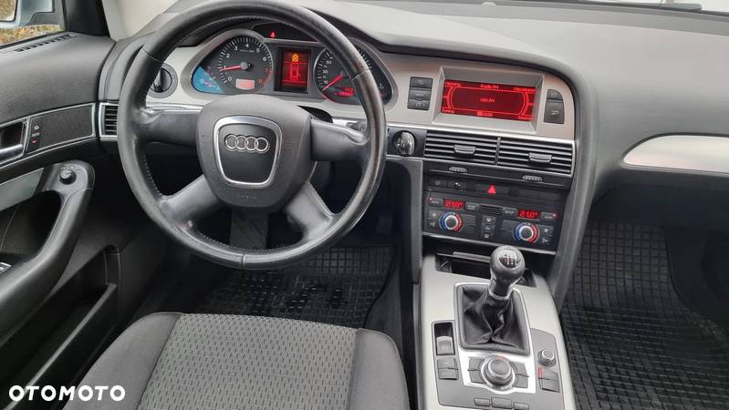 Audi A6 2.0T FSI - 7