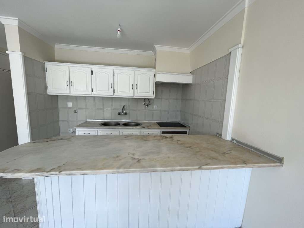 Apartamento T1 com Varanda e Vista de Mar - Viva a Tranquilidade à ...-6