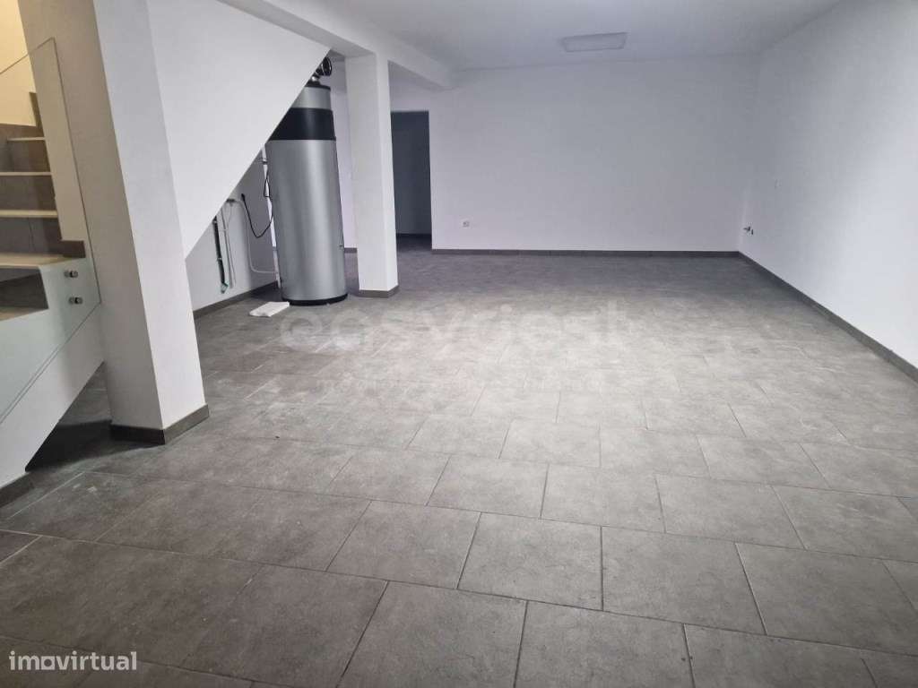 Moradia T3 Nova com lagradouro, situada em Mogofores, Anadia-17