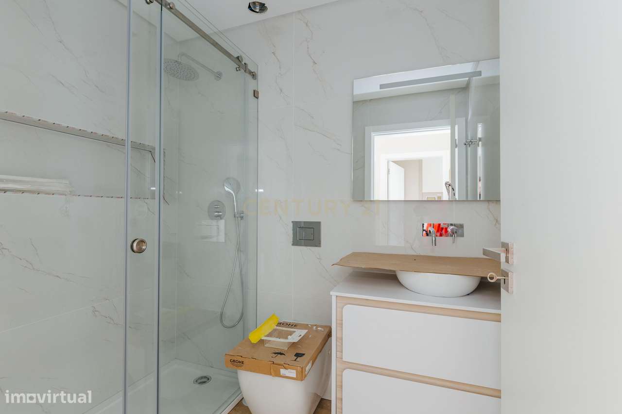 Apartamento T2 Novo com Vista Panorâmica em Loures-25