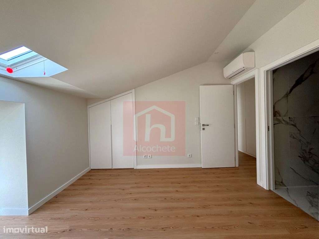 Apartamento duplex T2 no centro histórico Alcochete-22