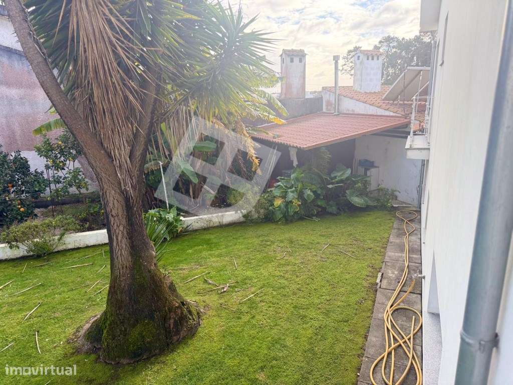 Moradia T4 Isolada c/ Jardim - Patela - S. Bernardo-39