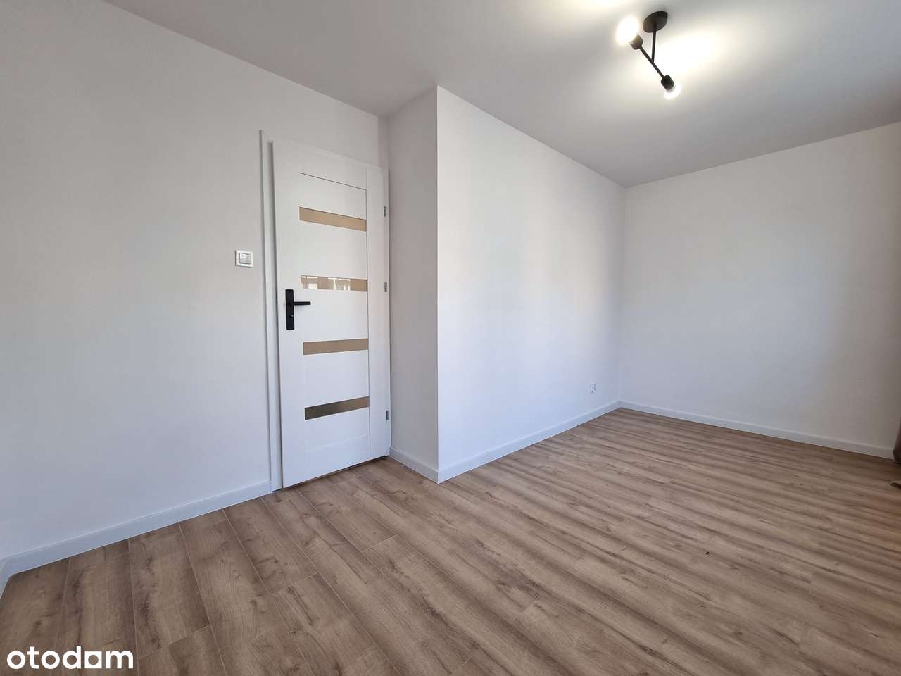 | 1 piętro + duży Balkon | 3x Pokoje | Po remoncie z nowym AGD |-9