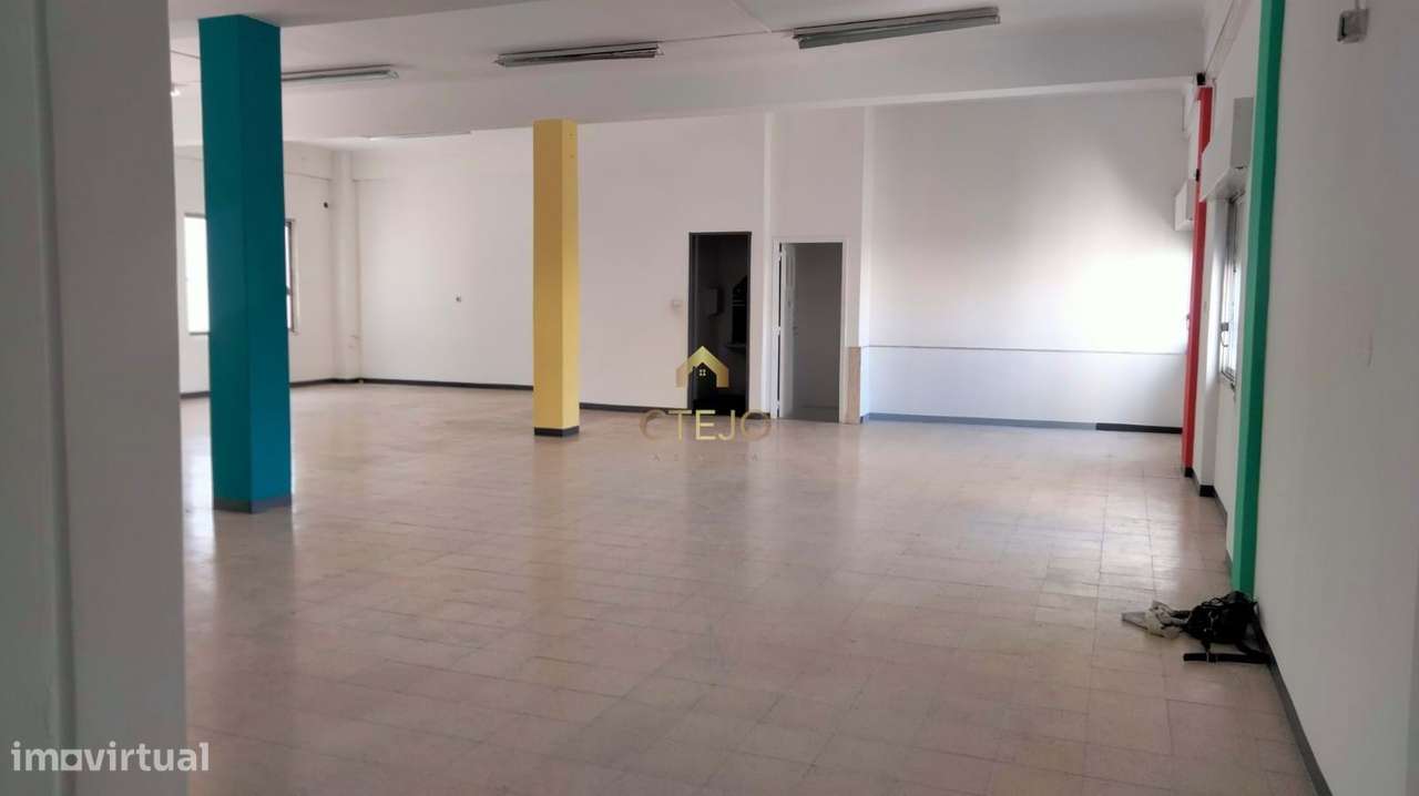 LOJA PARA VENDA  POVOA de SANTA IRIA  COM 260m2-6