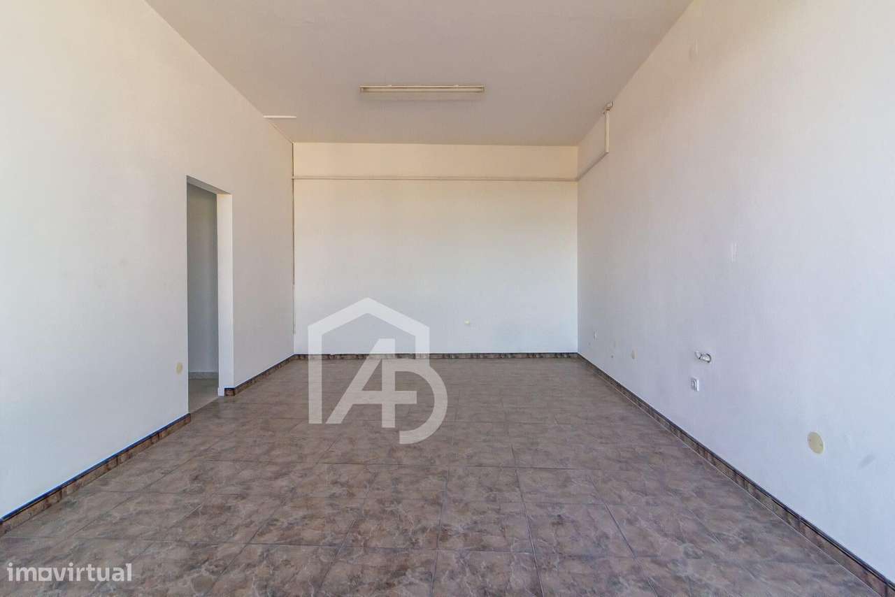 Prédio com potencial de reabilitação – Pernelhas, Leiria-18