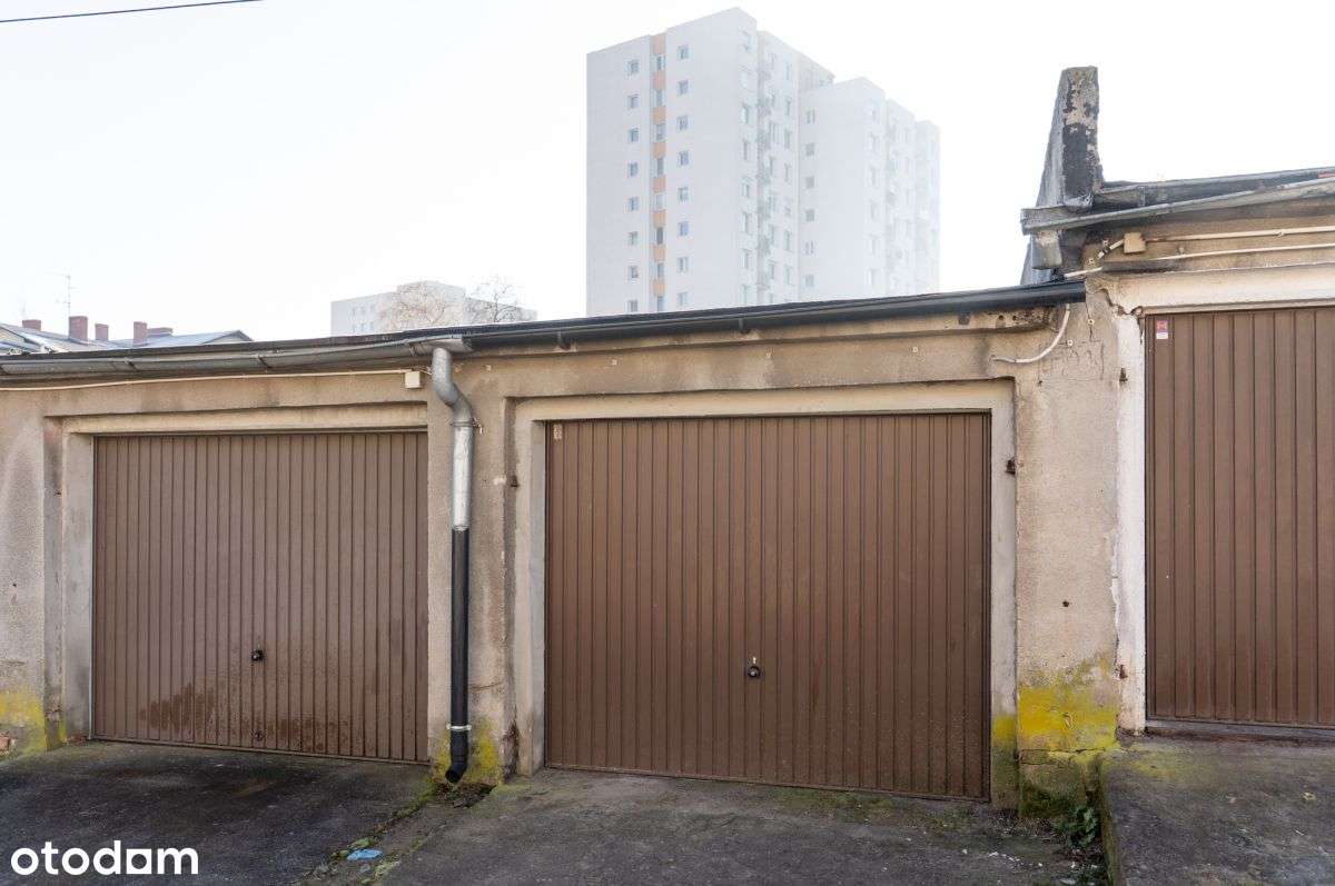 Na sprzedaż garaż w centrum miasta  ul. Długa-0