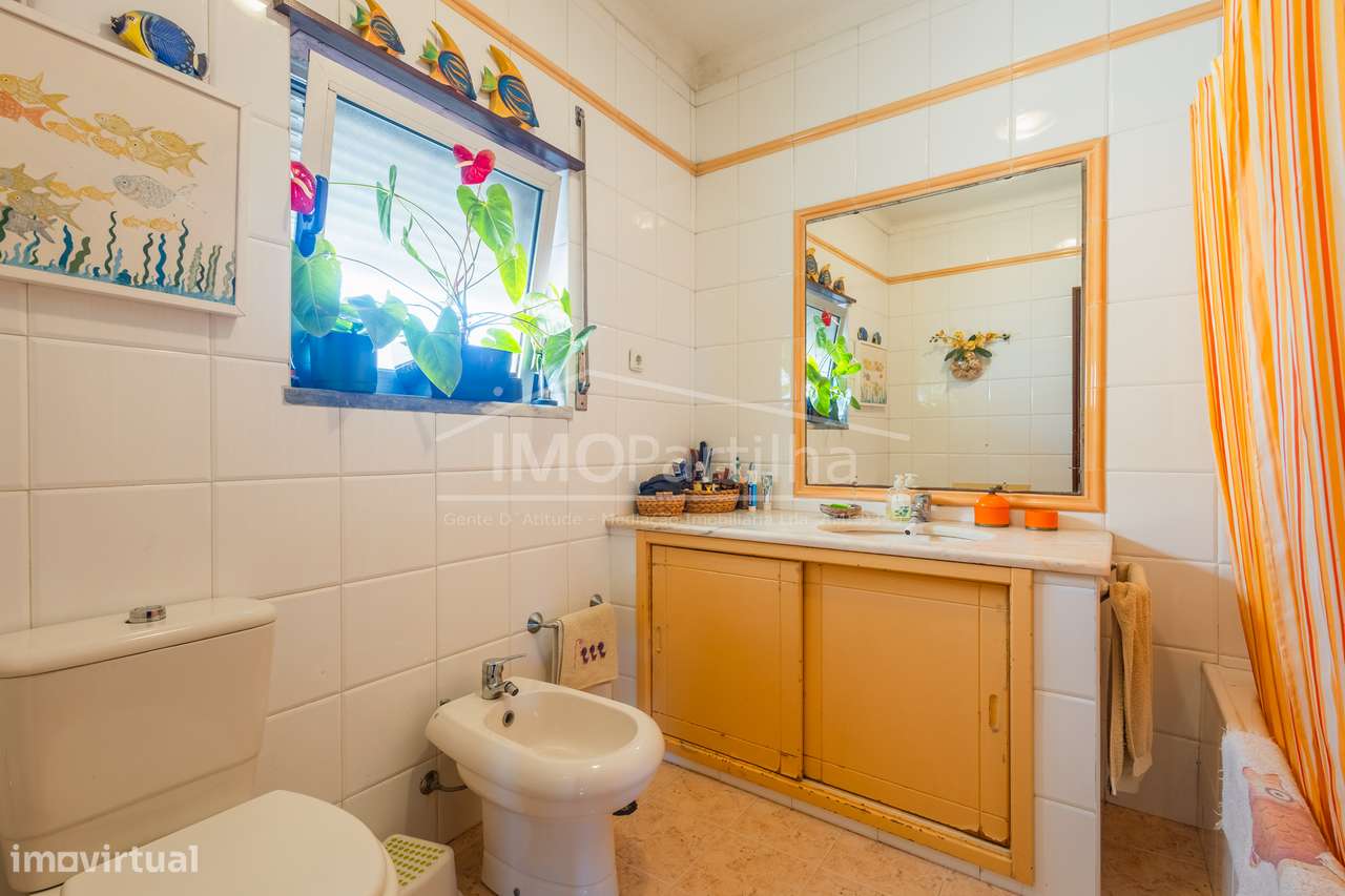 Moradia Dividida em 3 Apartamentos Caparide - São Domingos de Rana-10