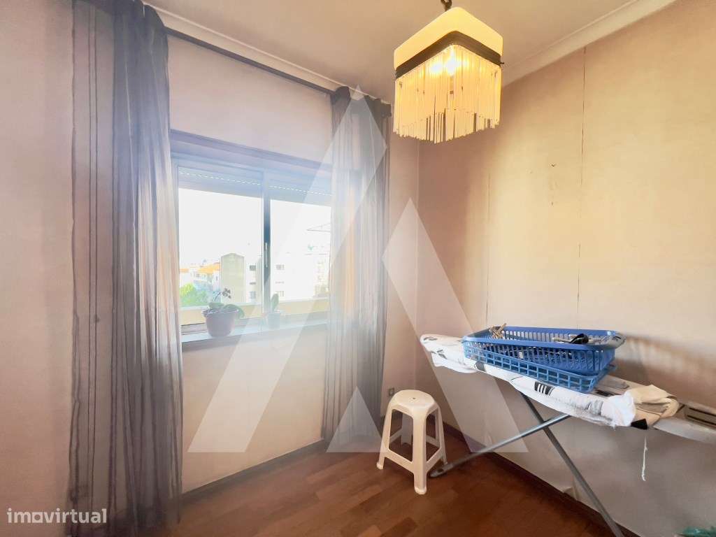 Apartamento T4 Duplex no centro de São João da Madeira-19