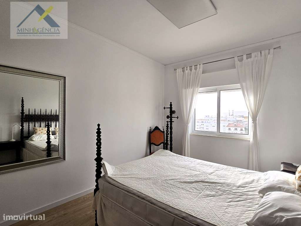 Apartamento T2 remodelado em Setúbal-18