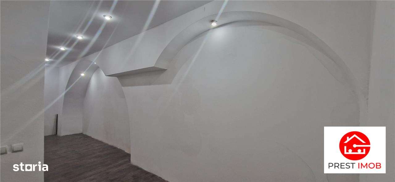 De vanzare spatiu comercial in Centru - Imagine principală: 2/4