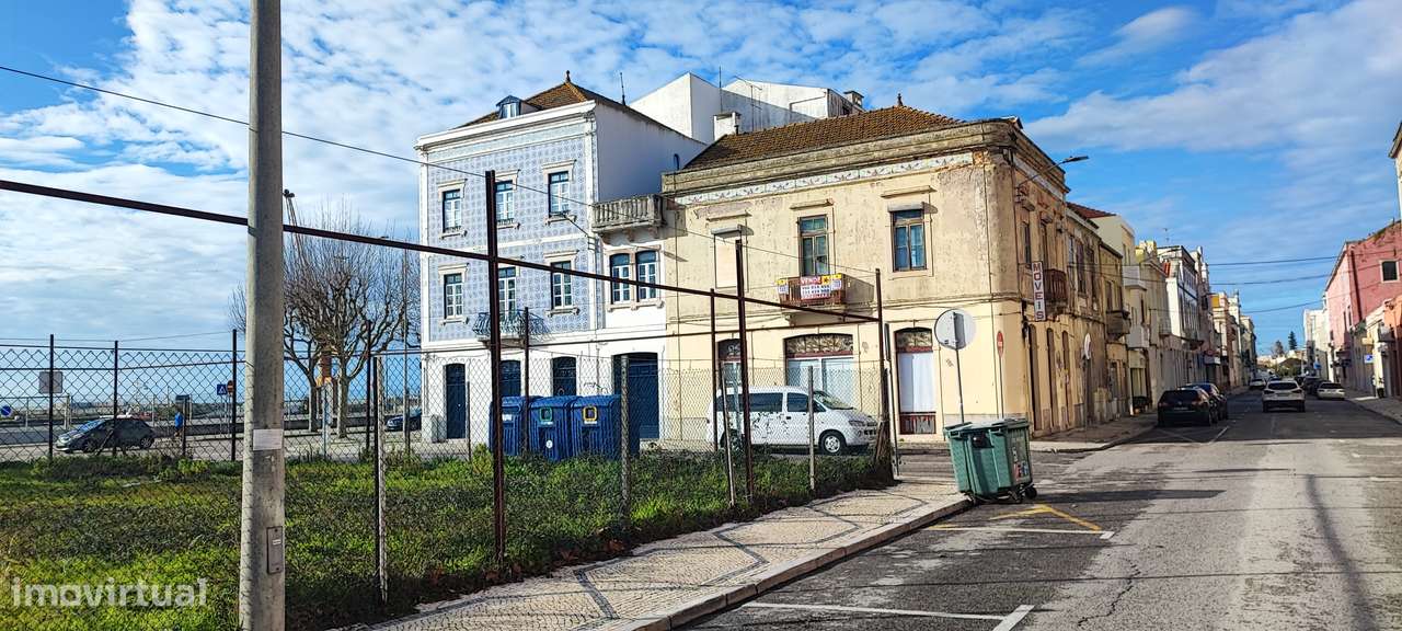 Prédio para Renovação Geral - Centro da Cidade - Rua Fernandes Tomás-22