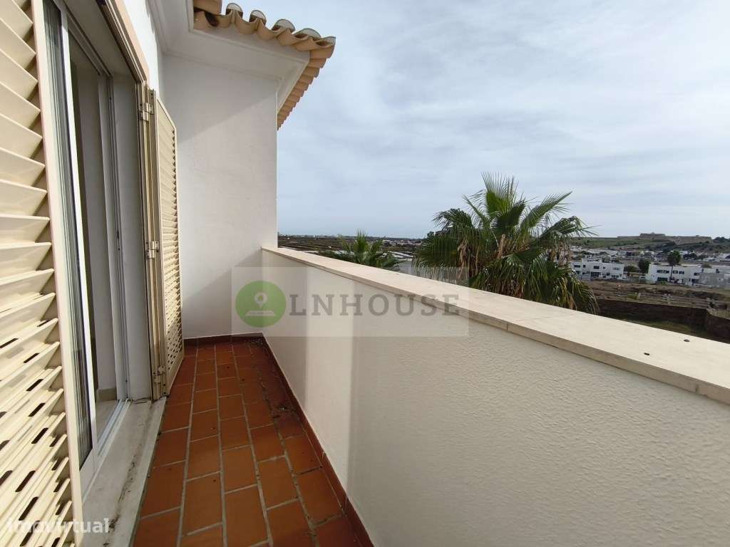 Moradia T4 com piscina e garagem - Castro Marim-38