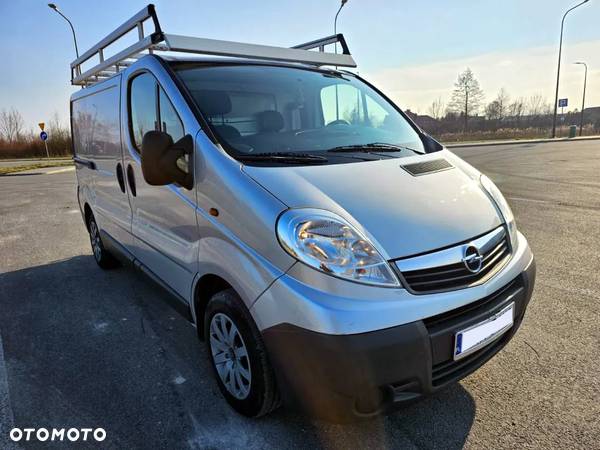 Opel Vivaro - 11