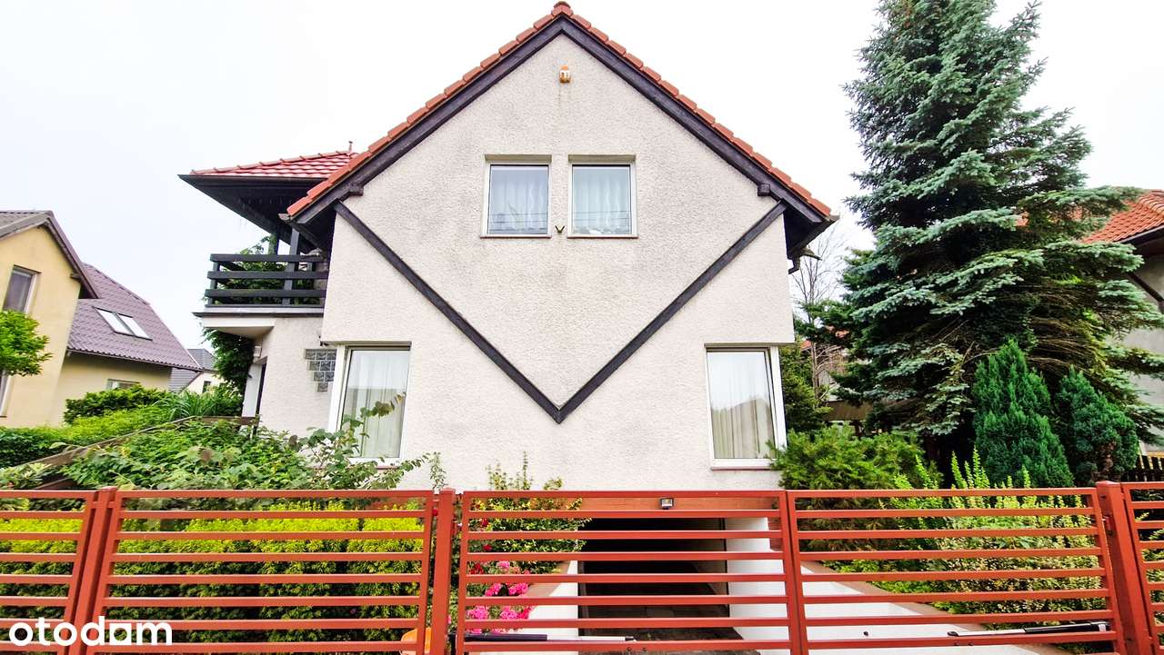 Dom Gdynia z garażem i zielonym otoczeniem-16