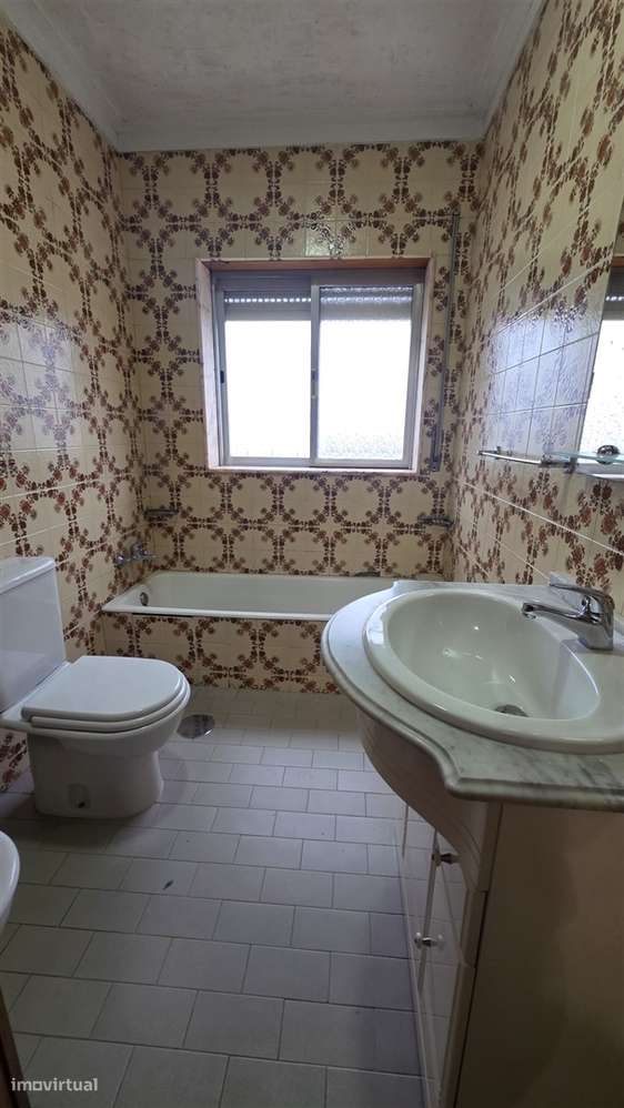 Moradia T3, de 4 frentes, em Arcozelo - Oportunidade Única!-37