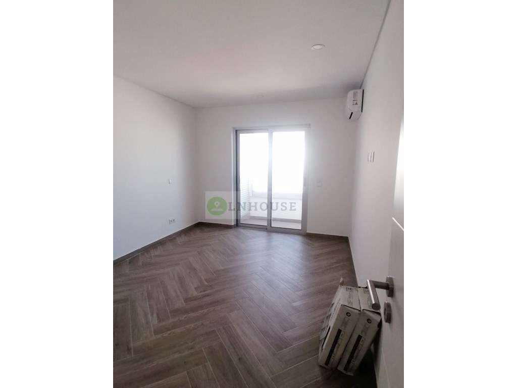 Apartamento de tipologia T1 novo a 250 m da praia de Monte Gordo.-15